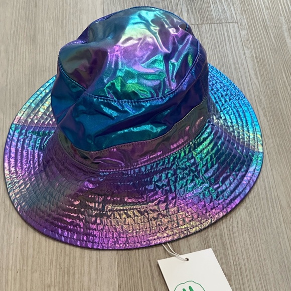 GANNI Iridescent Quilted Recycled Tech Bucket Hat NWT - Picture 3 of 7
